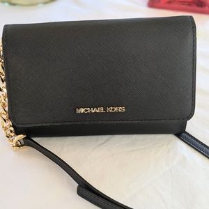 Michael kors crossbody purse